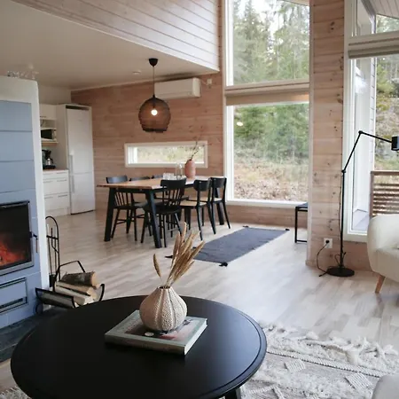 Laidike With Sauna/fireplace, 80 Km Helsinki Ferienhaus